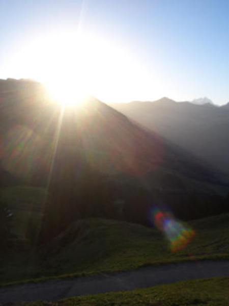 CIMG0963.JPG - ...hei, scho Sunneufgang schnäu is Bett...