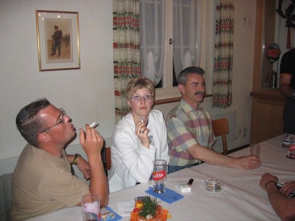 picture-0007.jpg - ...jo, Mineralwässerli trinke, isch so gsund...