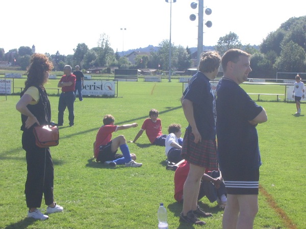 IMG_2943.JPG - ...d'Ersatzspieler si ou scho parat...