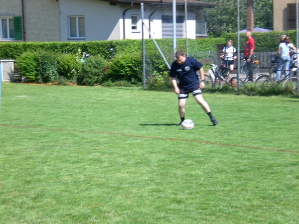 CIMG0079.JPG - ...dr Säschu, är het s'zwöite Bei ou nume, damit är nid umgheit...