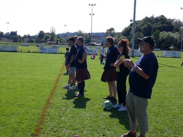 CIMG0094.JPG - ...gspannt luege aui zue...