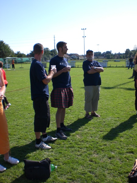 CIMG0111.JPG - ...und üsi Fan's - locker wie gäng oder churz vor em Hooligan ?