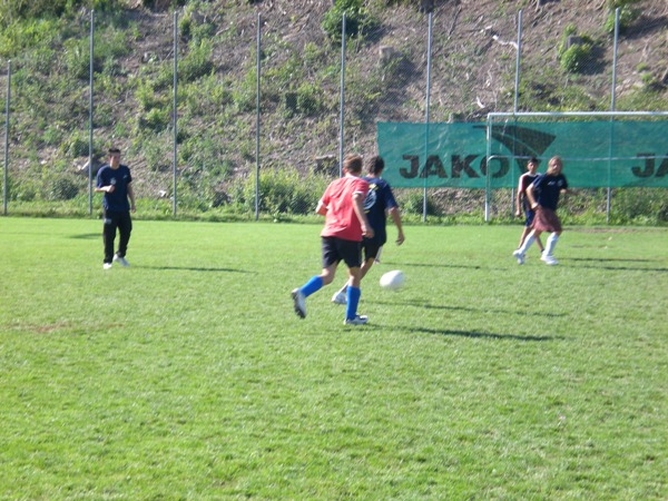 CIMG0113.JPG - ...und im Jogi si halb Chifer am Ball isch blibe chläbe...