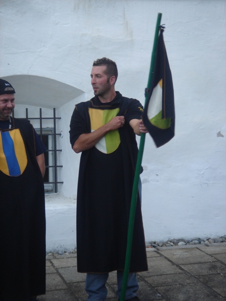 DSC00630.JPG - ...und ou dr "Hauptmann Miui der VII. zu Mulde im Heuschober" lots sich nid lo lumpe, obwohl er se agleit het...