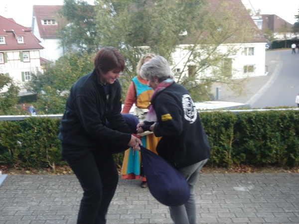 DSC00633.JPG - ...und wenn dr öppis weit bewürke, Sackschlo !!! Sackstriechle chöit dr de z'Obe...