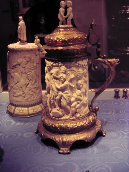 PICT2114.JPG - ...no mou chli Elfenbein...was do wohl dä Elefant seit derzue...