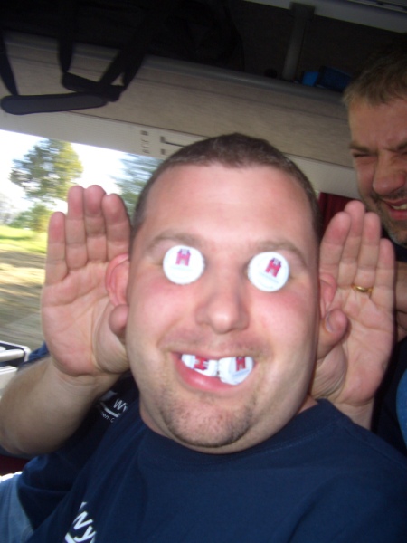 CIMG1173.JPG - ...gloubed nid, dass das e Fründ vo üs isch, dä isch üs scho vom Bahnhof us noche glofe...