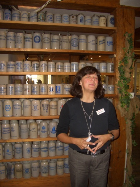 CIMG1188.JPG - ...do wäre mer wider bi de Chrüeg im Bierchruegmuseum...