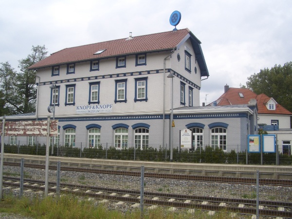 CIMG1317.JPG - ...Knopf & Knopf...was produziere ächt die?