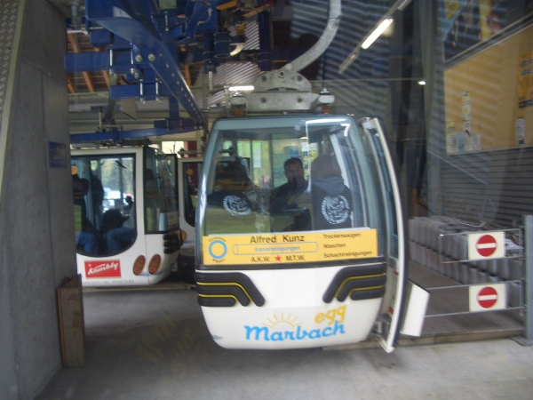 CIMG1381.JPG - ...und los geits...dä wo zerscht obe isch mues uslade...