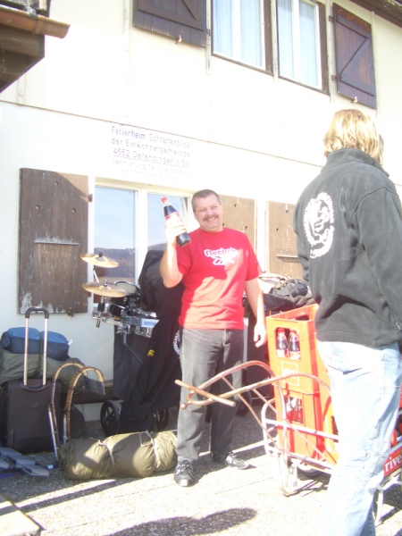 CIMG1390.JPG - ...isch jo klar, das mir nur Mineral- und Süesswässerli trinke...