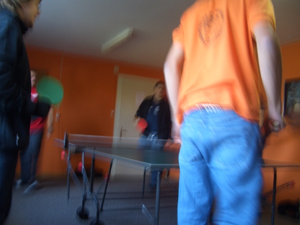 CIMG1419.JPG - ...das isch nid d'Kamera wo verwacklet, sondern mir wo so schnäu ume Tisch springe...