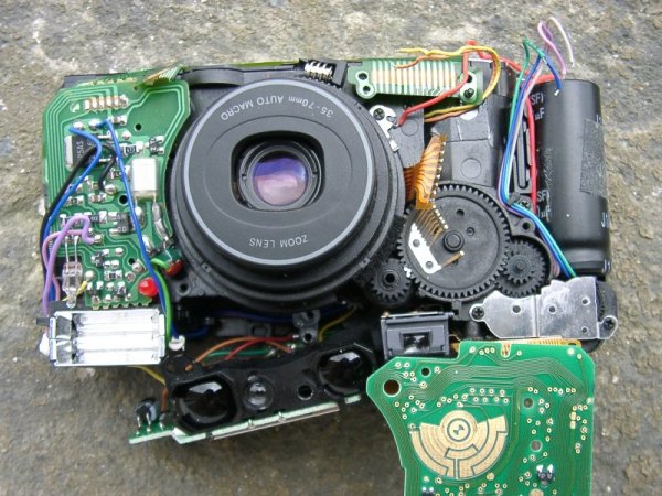 CIMG1445.JPG - ...und jetz isch si explodiert...so öpper d'Linse zue tue, isch jo nid zum Aluege...