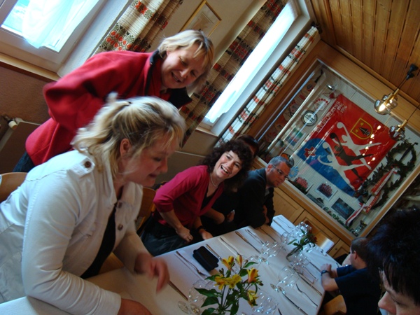 DSC00040.JPG - ...me hets emu scho luschtig...ar 27. GV zum 19. mou im Chegu...