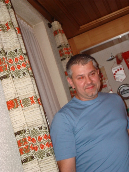 DSC00074.JPG - ...dr Ändu füehrt öppis im Schüud...