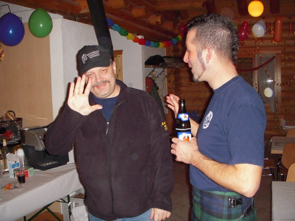 DSCN0020.jpg - ...hä, i chume jo ou cho derhär und dr Miui bietet mer sicher grad es Bier a...