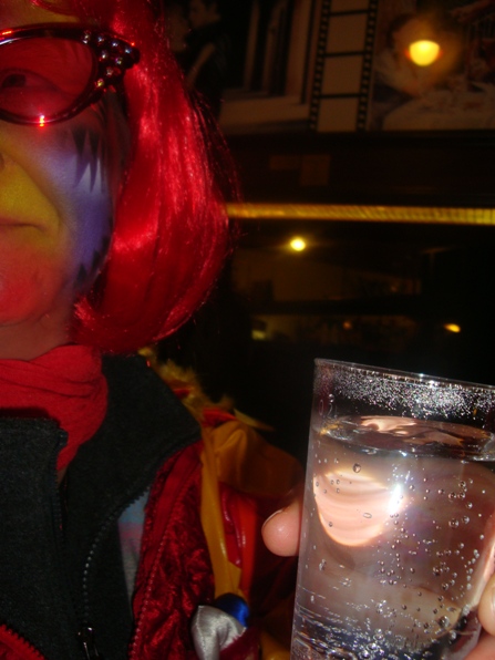 DSC01811.JPG - ...e haubi Trix mit eme Mineralwässerli...