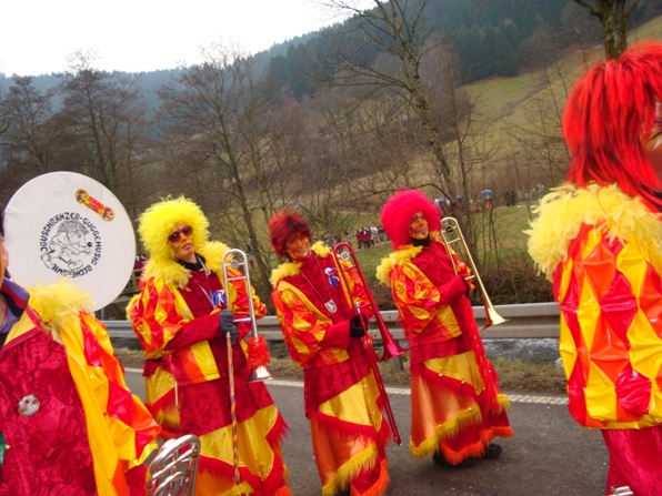DSC01769.JPG - ...so schön brav...chömet, chli bewege...
