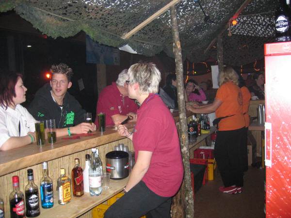 IMG_0011.JPG - ...so, die erschte Gescht so ou scho do...