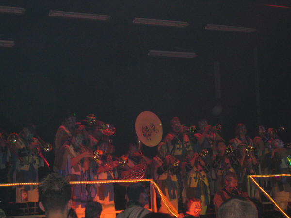 IMG_0039.JPG - ...aber uf Bühni chöi si haut nid, dört stöh si scho...