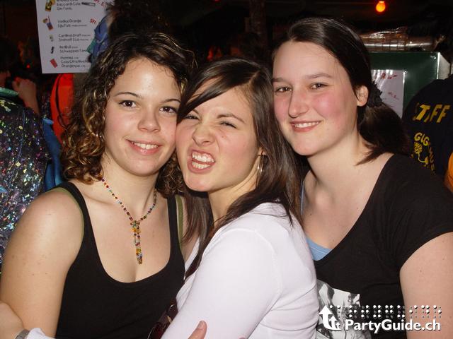 19_Jguparty_2006.jpg - ...grrrrr...