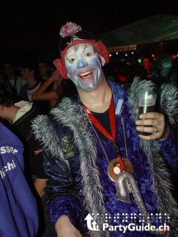 47_Jguparty_2006.jpg - ...hei, hesch öppis z'trinke becho...