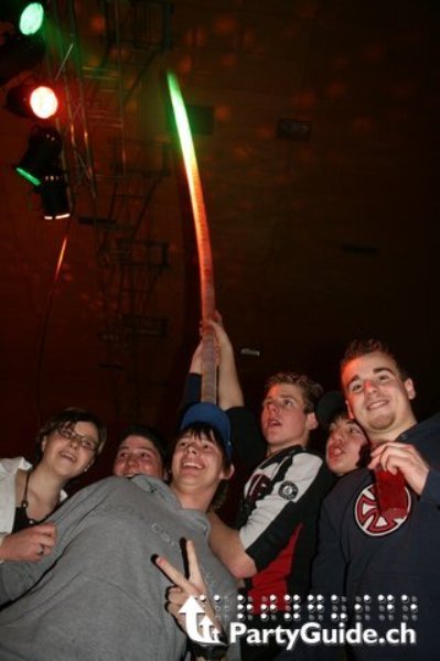 00168882_00000409.jpg - ...gloube nid, dass si wüsse, dass si mit ihrne Bächerli so e geile Effekt chöi mache...