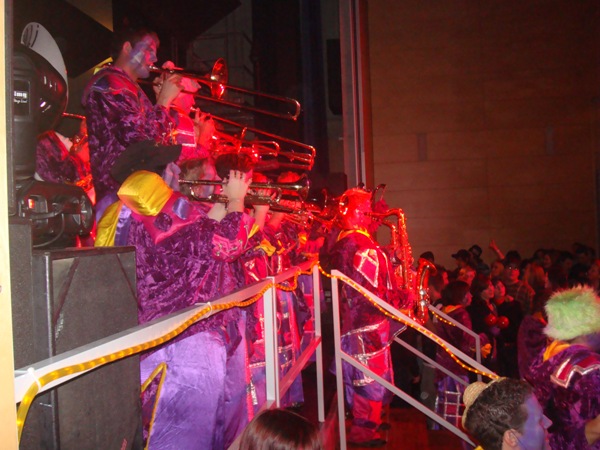 DSC01963.JPG - ...brätsche uf de Löcher ume...