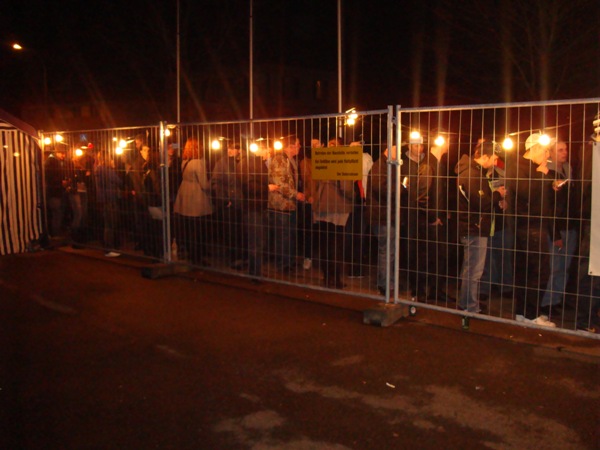 DSC02613.JPG - 21:08 - und si stöh und stöh und stöh